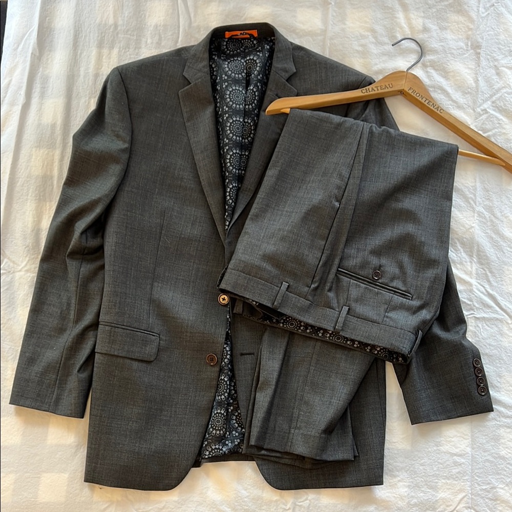 Tallia (Lord & Taylor) Classic Two-Piece Suit — Gray — 42R